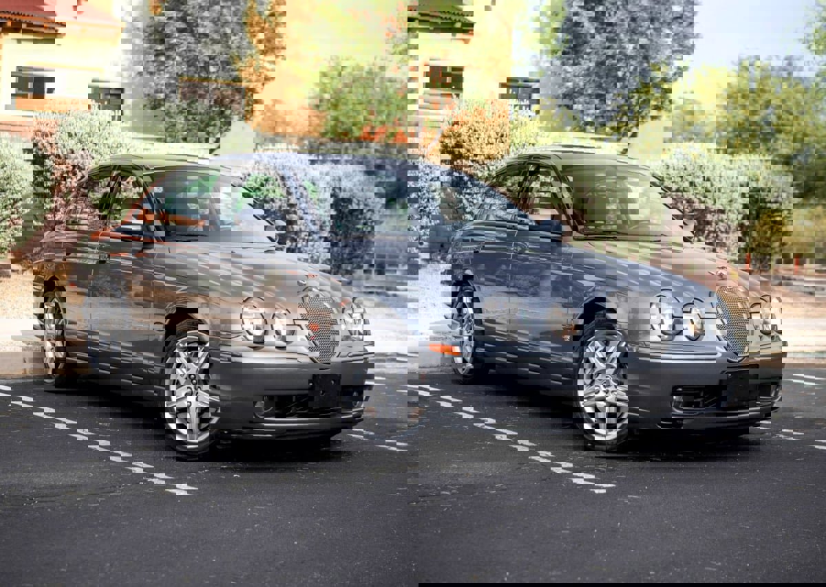 Used 2003 Jaguar S-TYPE R image 3