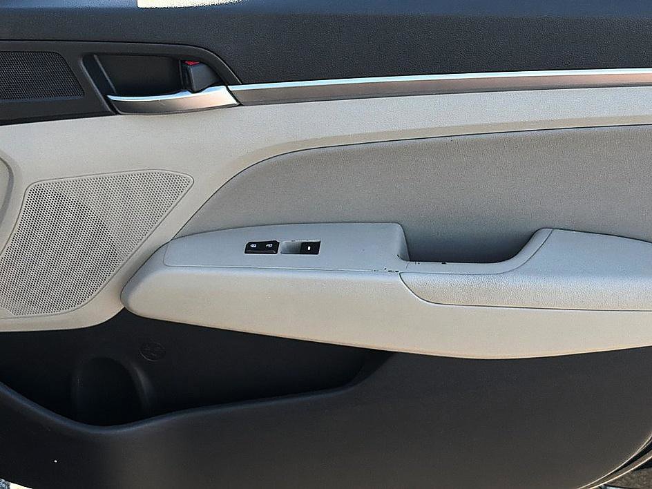 Used 2019 Hyundai Elantra SEL FWD image 23