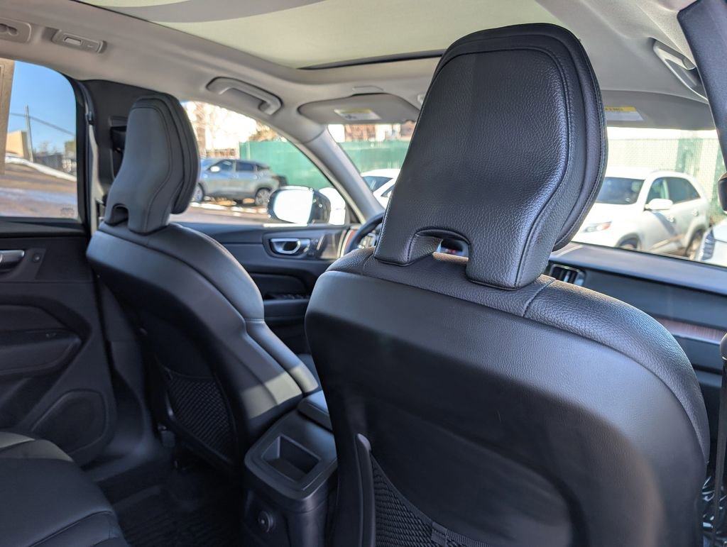 Used 2024 Volvo XC60 T8 Plus w/ Protection Package Premier image 18