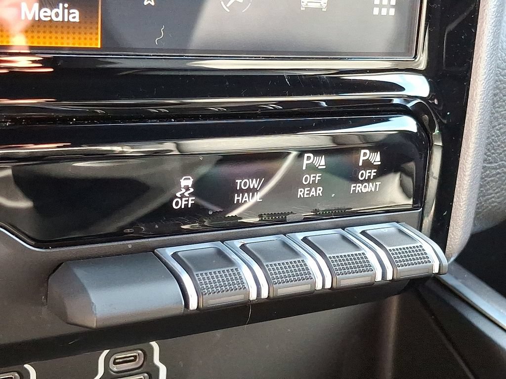 Used 2023 RAM 1500 Laramie AWD/4WD image 24