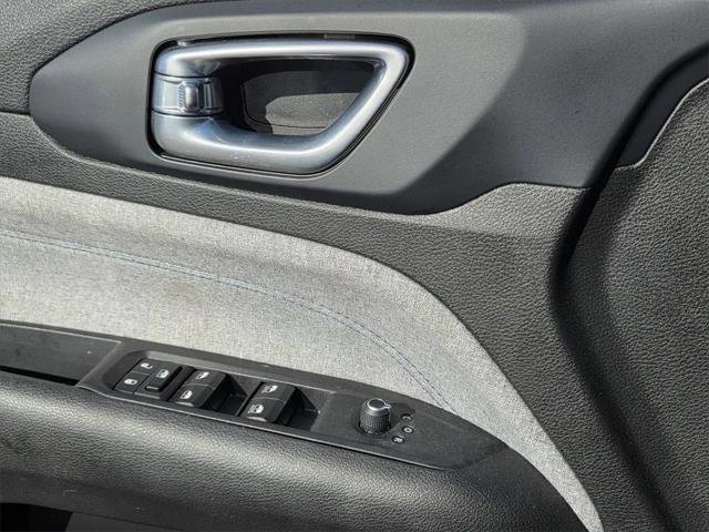 Certified 2024 Jeep Compass Latitude image 15