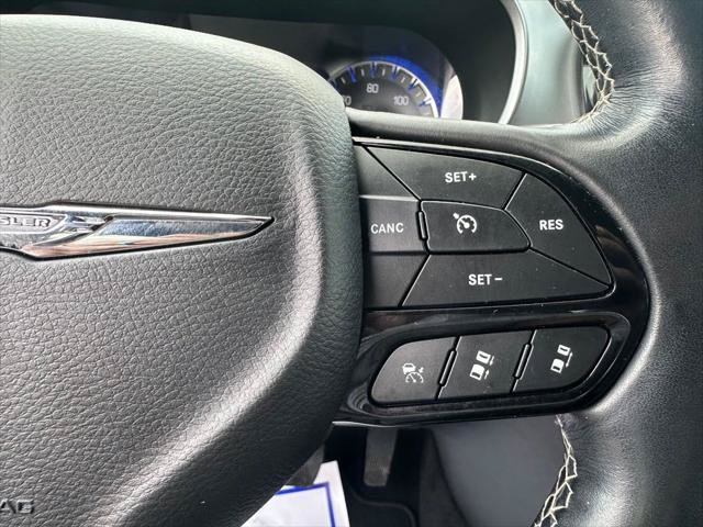 Used 2021 Chrysler Pacifica Touring-L w/ S Appearance Package AWD/4WD image 15