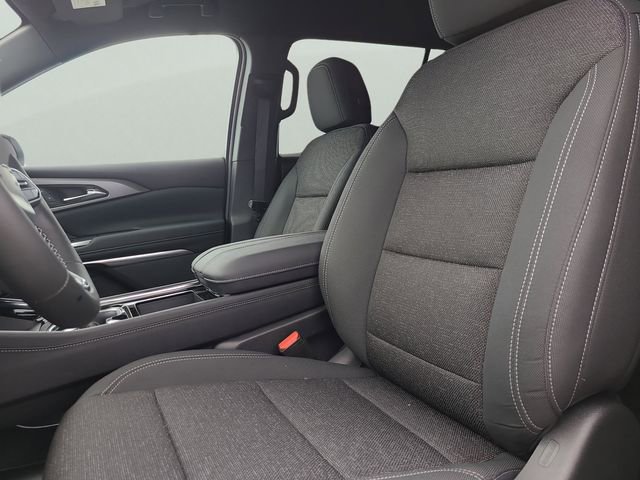 Used 2025 Chevrolet Traverse LT w/ Midnight/Sport Edition image 25