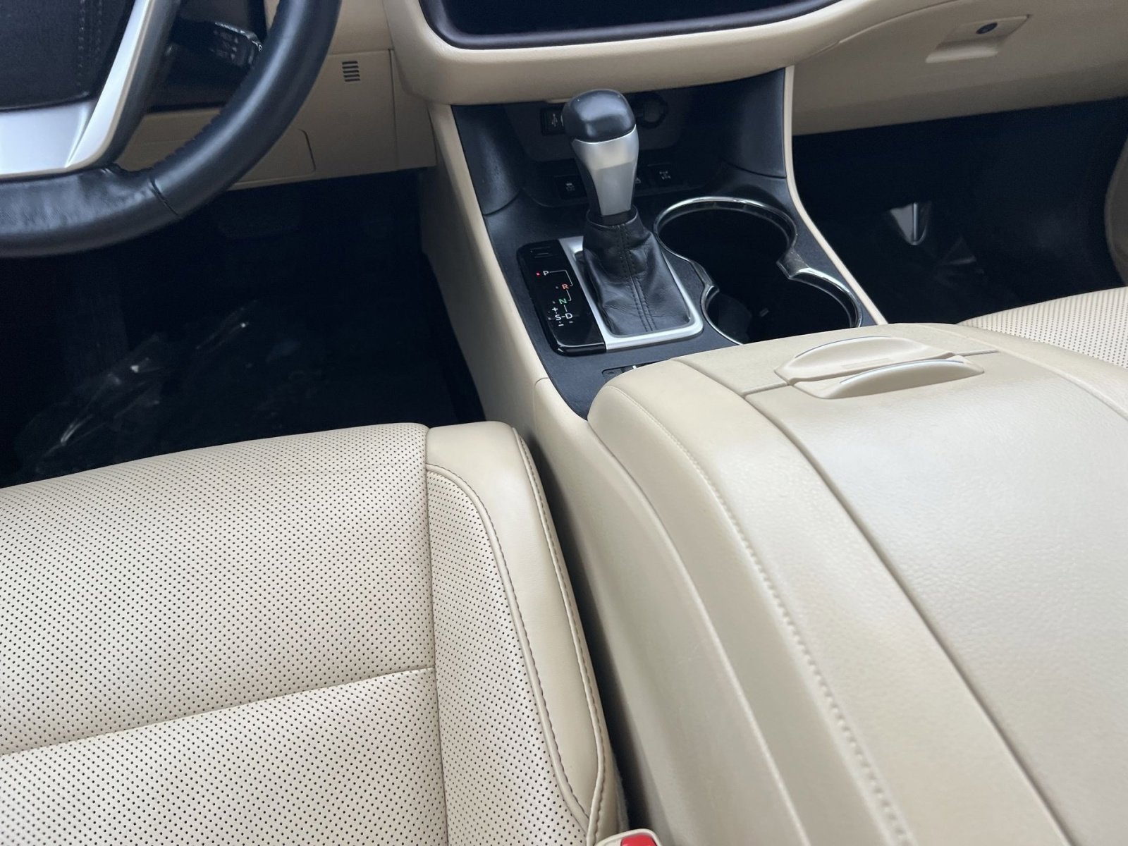 Used 2016 Toyota Highlander Limited image 23