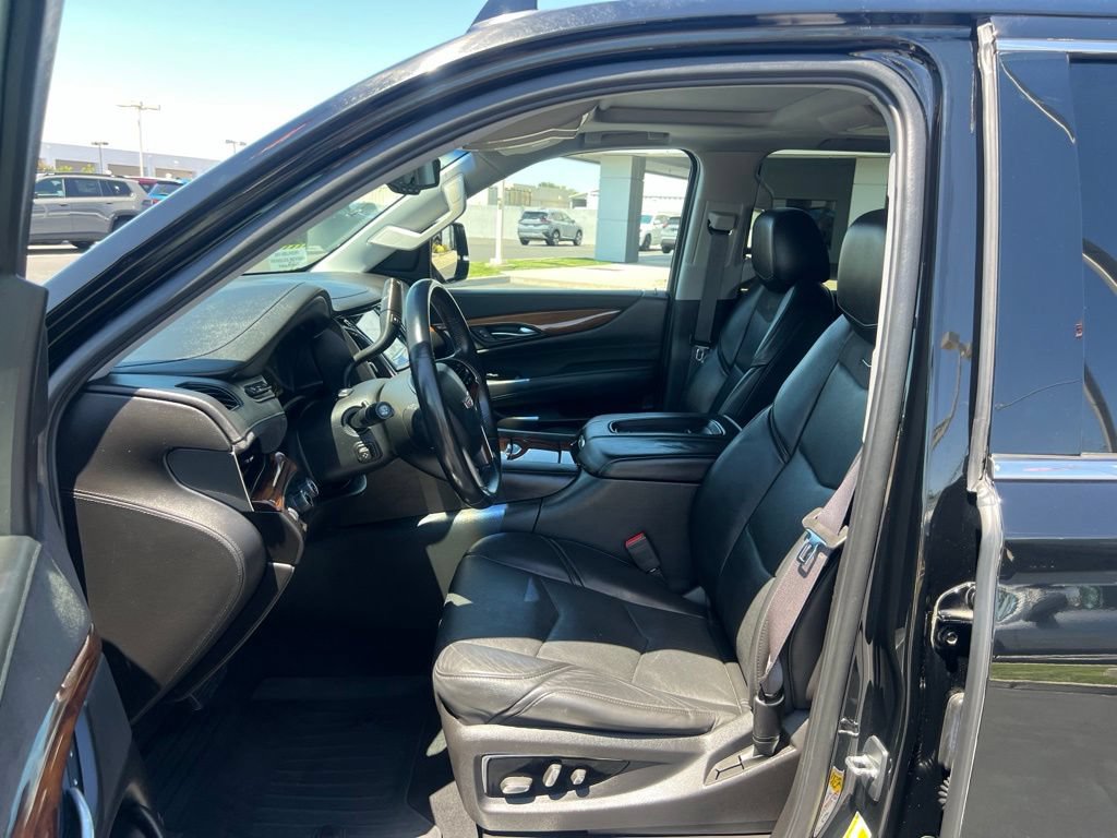 Used 2015 Cadillac Escalade Premium AWD/4WD image 17