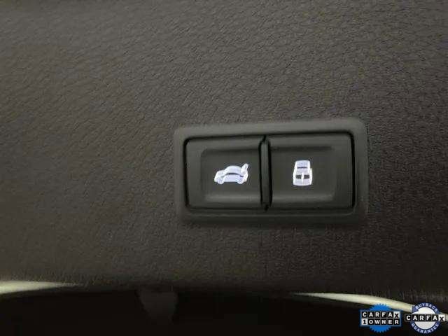 Used 2024 Audi Q8 e-tron Premium image 10