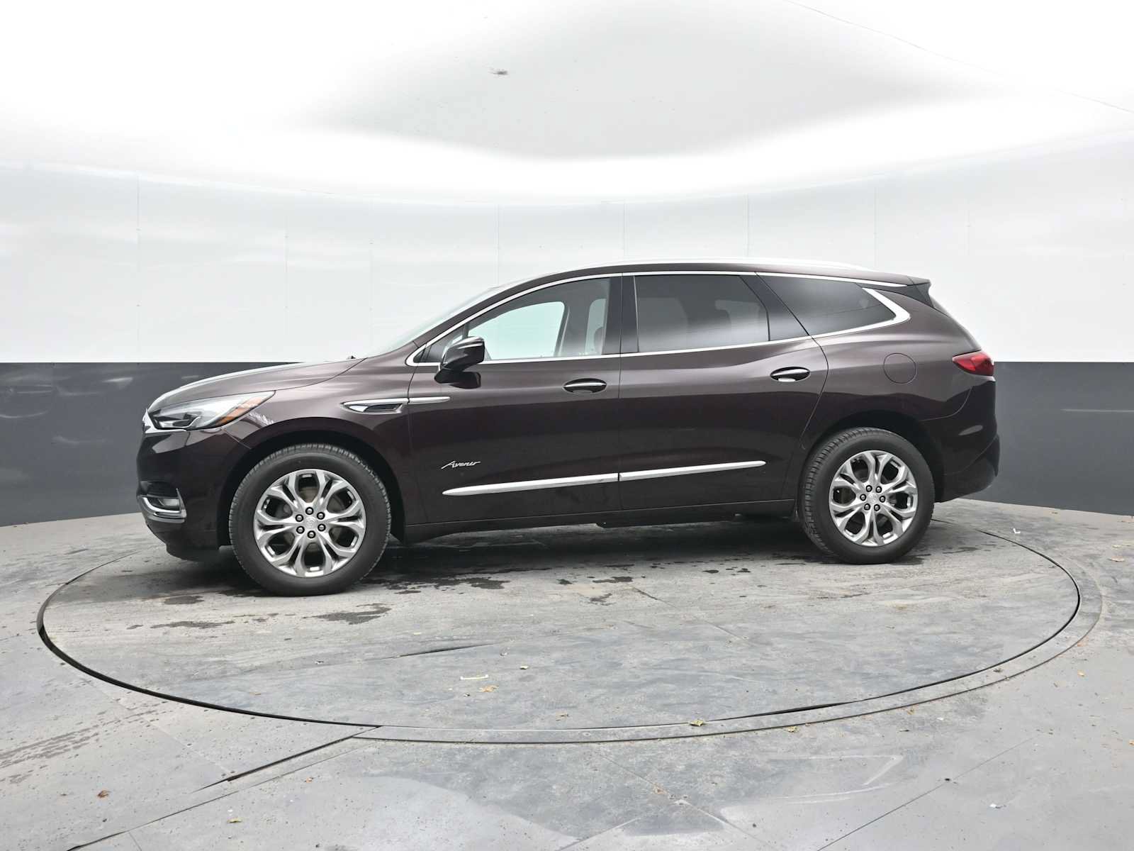 Used 2020 Buick Enclave Avenir w/ Avenir Technology Package AWD/4WD image 4