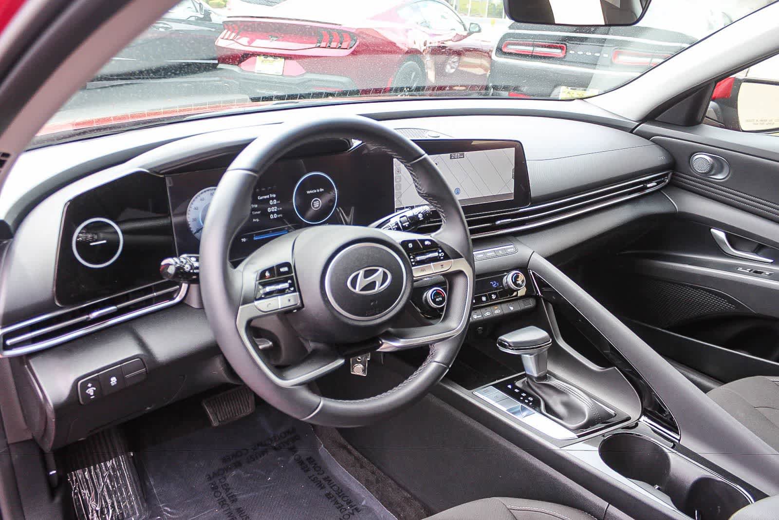 Certified 2025 Hyundai Elantra SEL FWD image 22