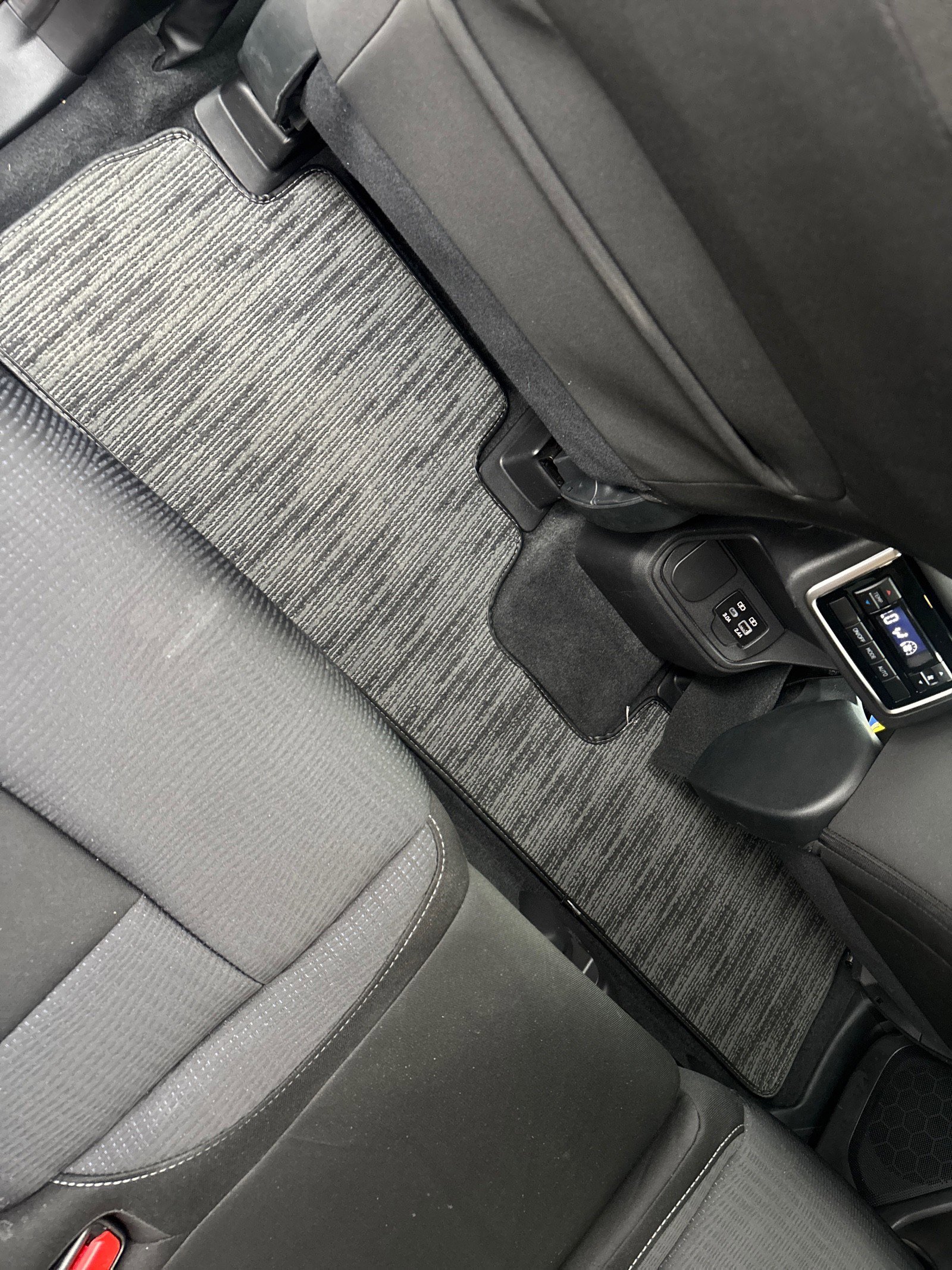 Certified 2025 Subaru Ascent Premium image 34