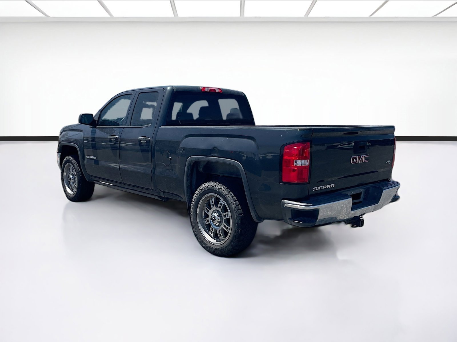 Used 2017 GMC Sierra 1500 2WD Double Cab w/ Sierra Convenience Package image 6