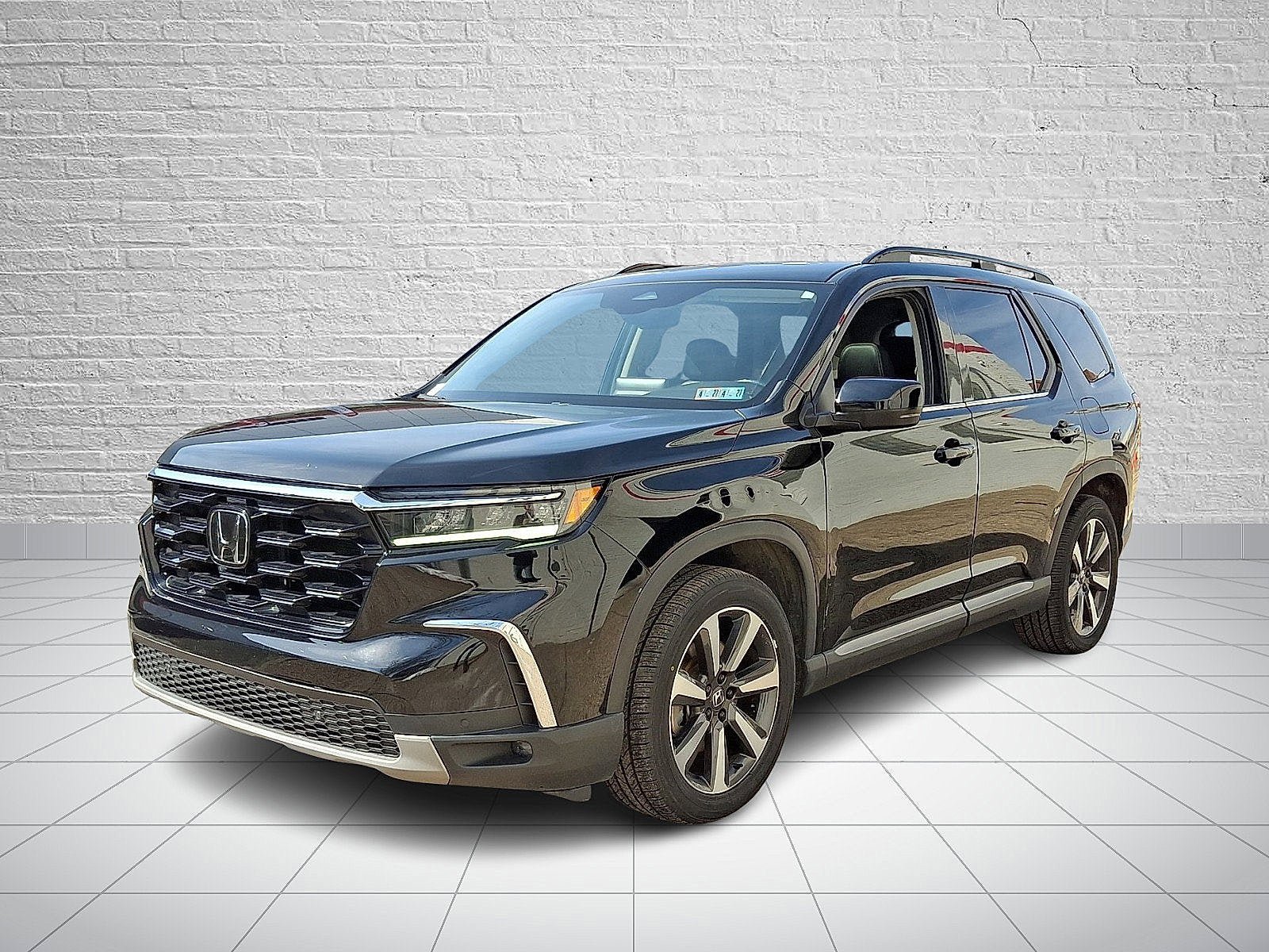 Used 2023 Honda Pilot Touring image 3