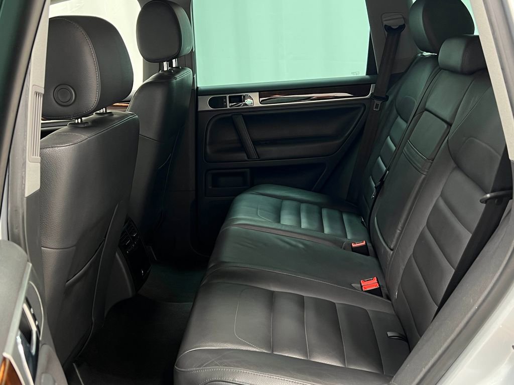 Used 2008 Volkswagen Touareg VR6 image 32