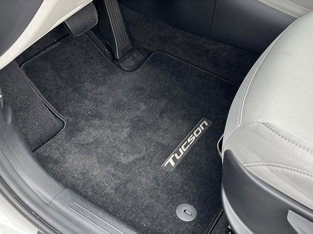 Certified 2025 Hyundai Tucson SE image 17