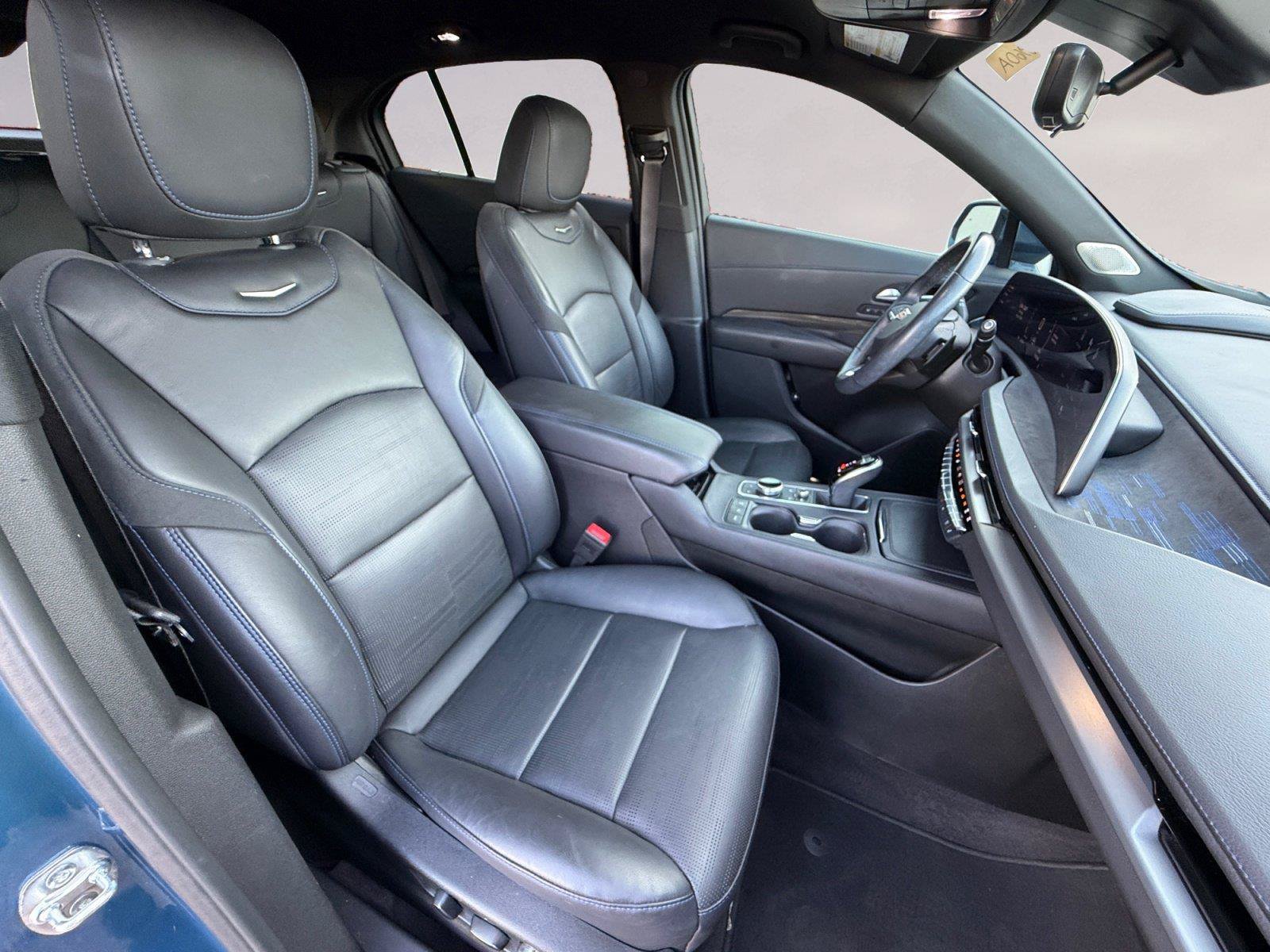 Used 2025 Cadillac XT4 Sport FWD image 15