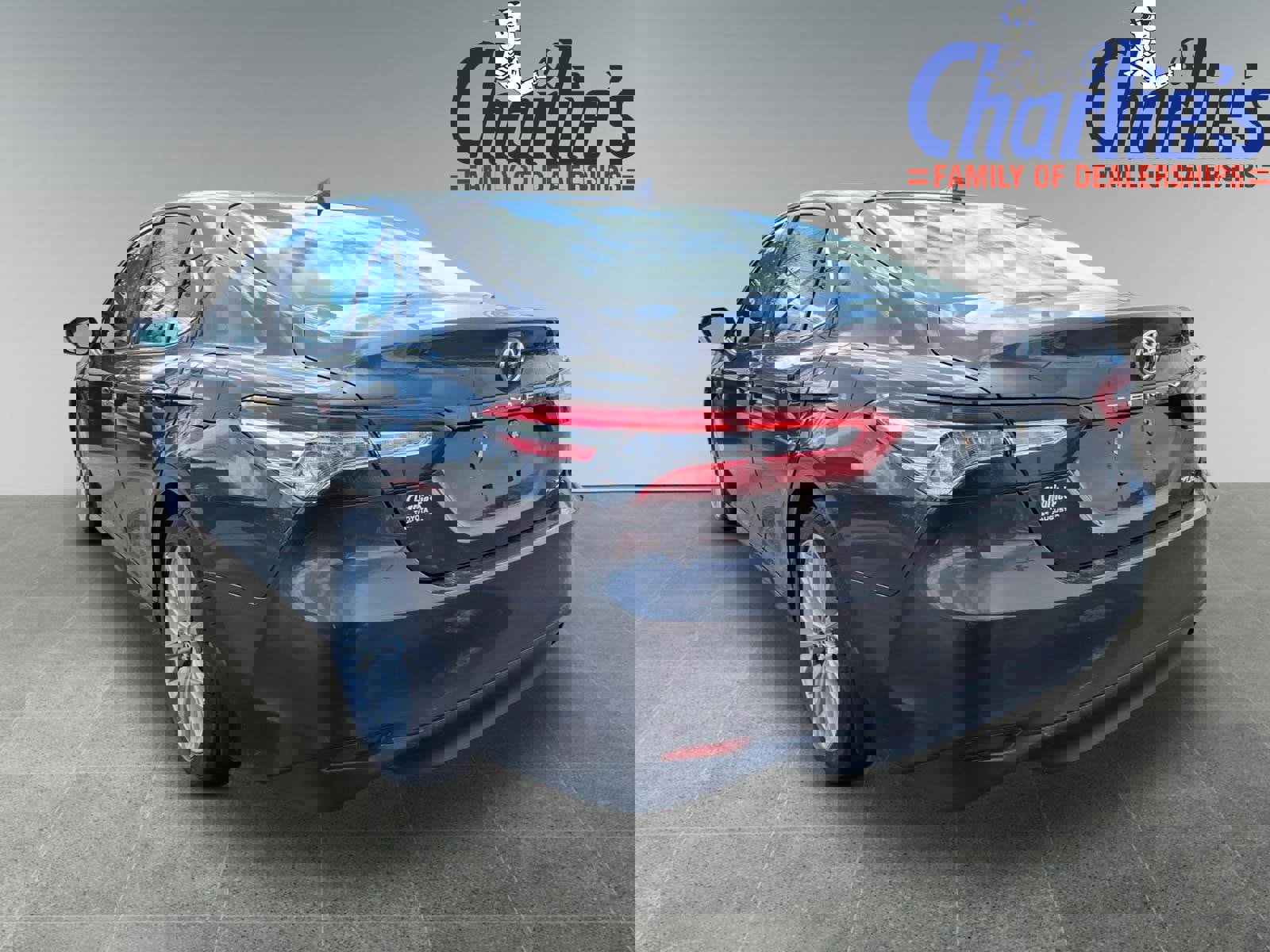 Used 2019 Toyota Camry XLE image 5