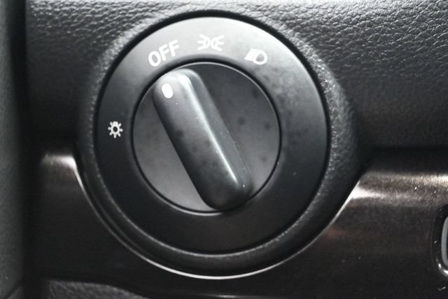 Used 2017 Nissan Titan SV RWD image 18