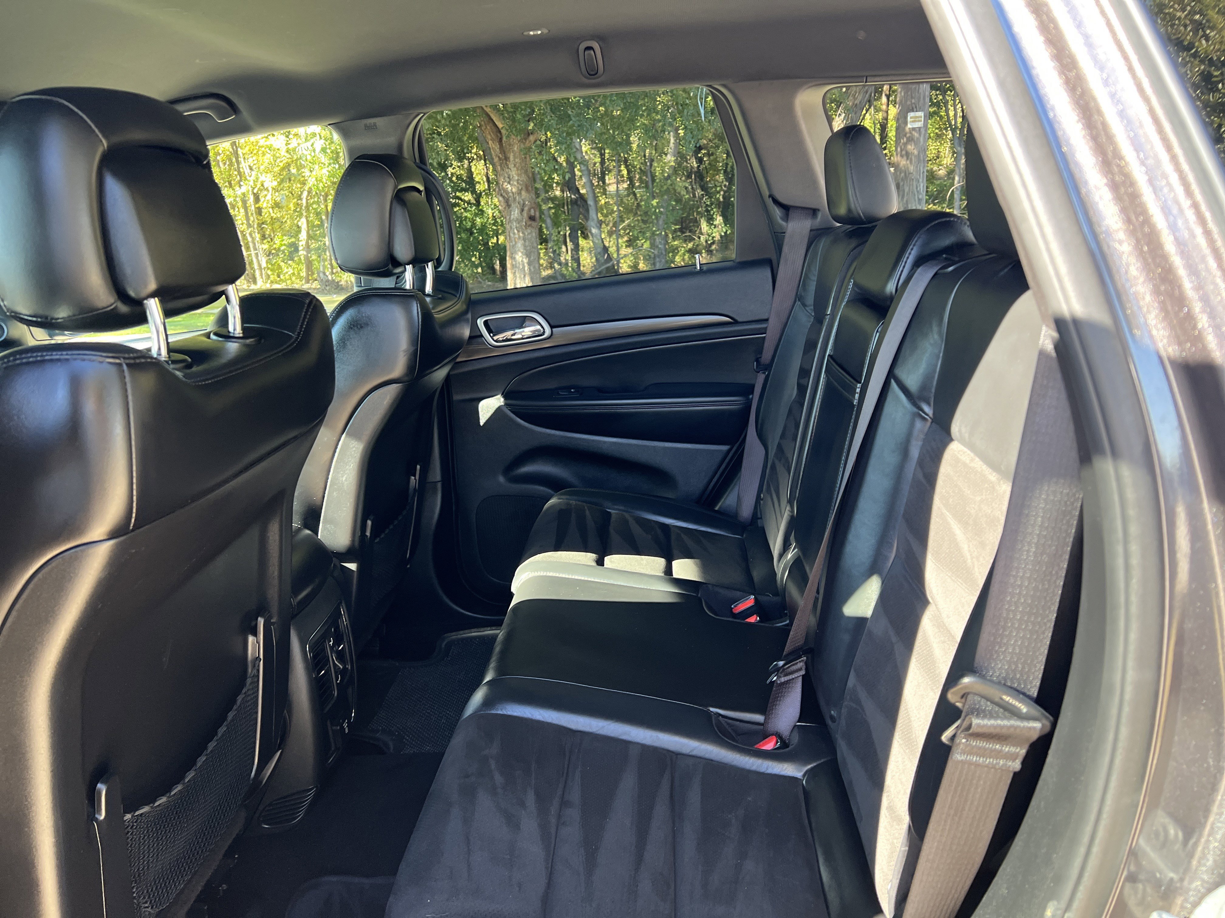 Used 2021 Jeep Grand Cherokee Laredo X image 30