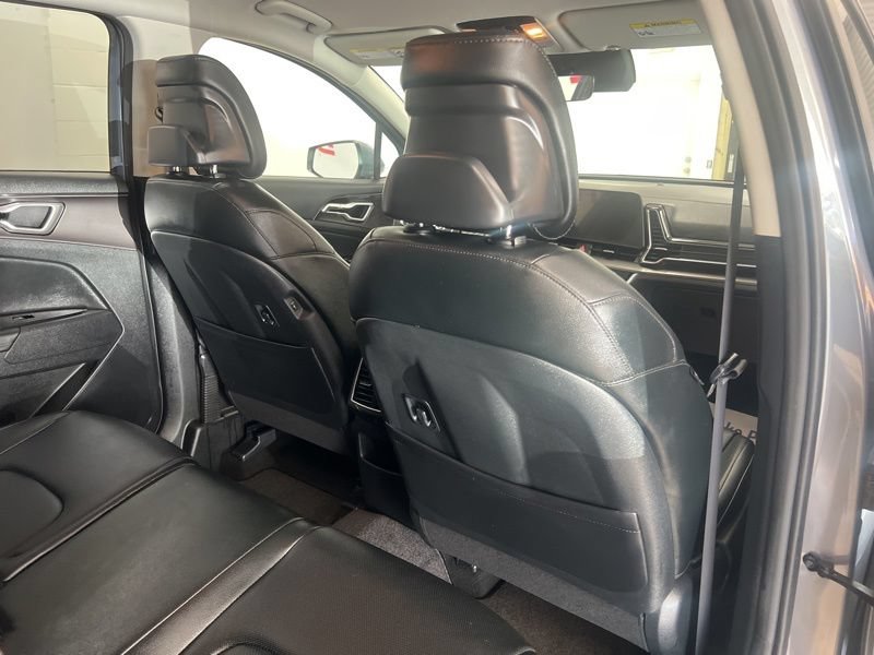 Used 2025 Kia Sportage EX FWD image 11