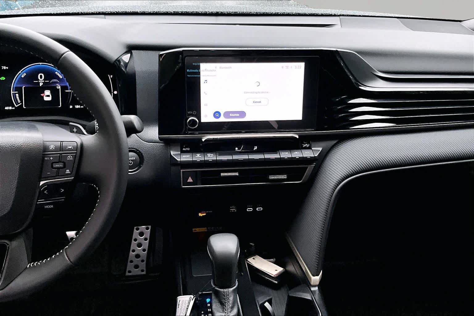 Used 2026 Toyota Camry SE FWD image 7