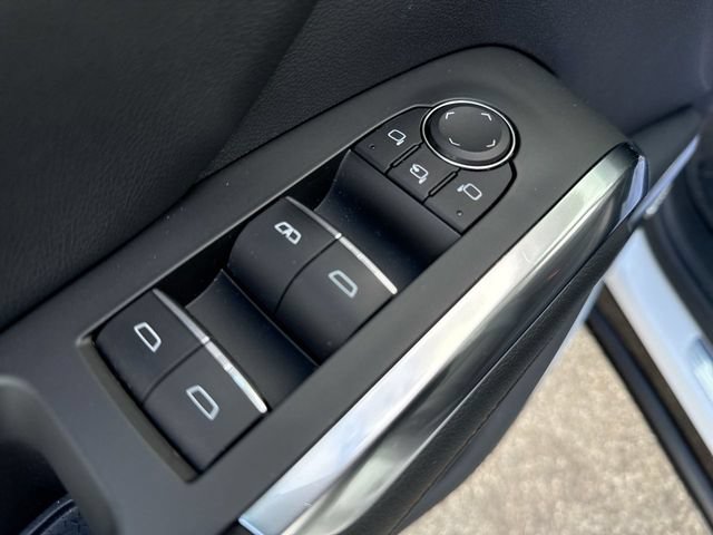 Used 2024 Chevrolet Traverse RS AWD/4WD image 13