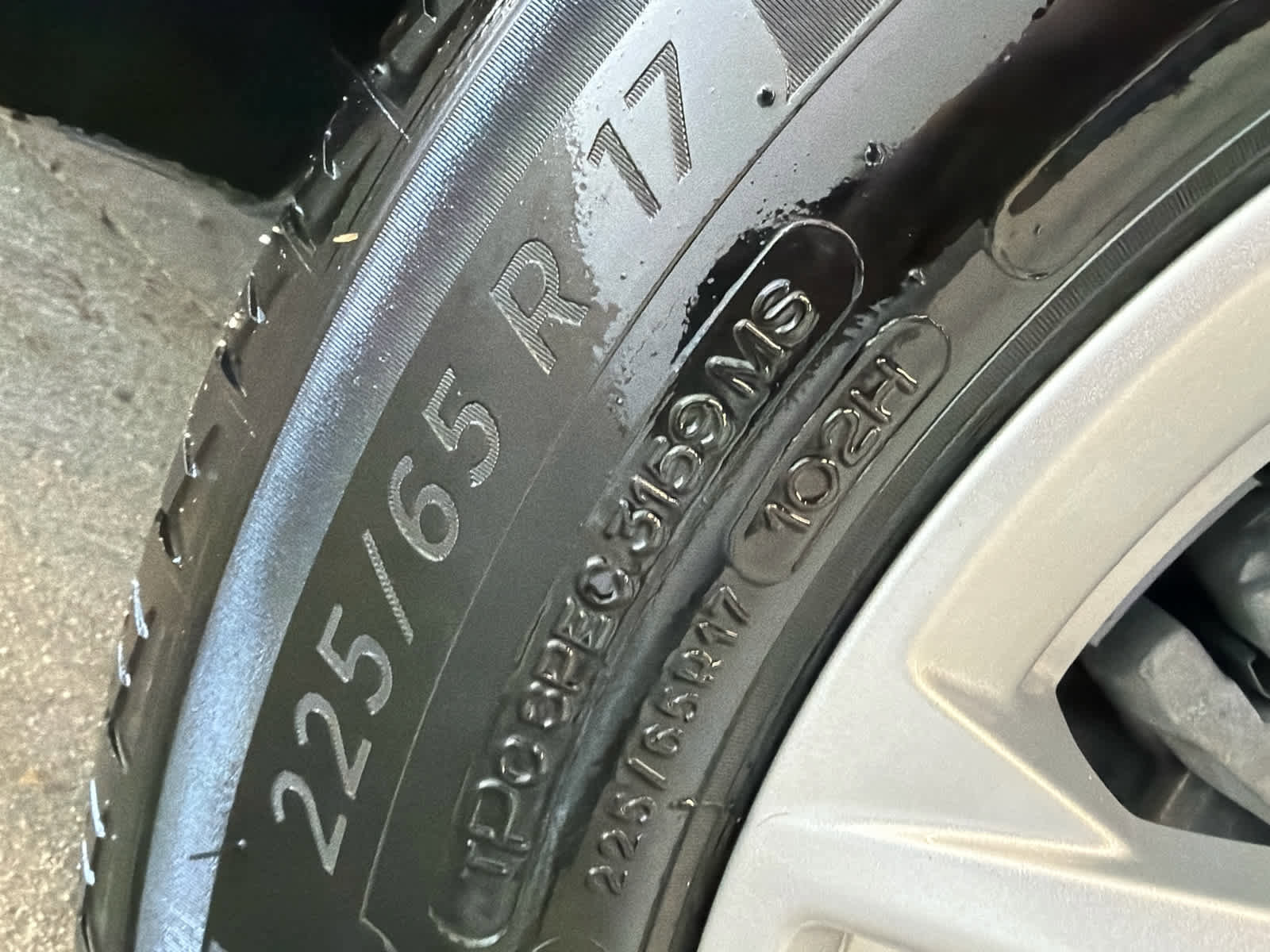 Used 2024 Chevrolet Equinox LT w/ LPO, Floor Liner Package FWD image 11