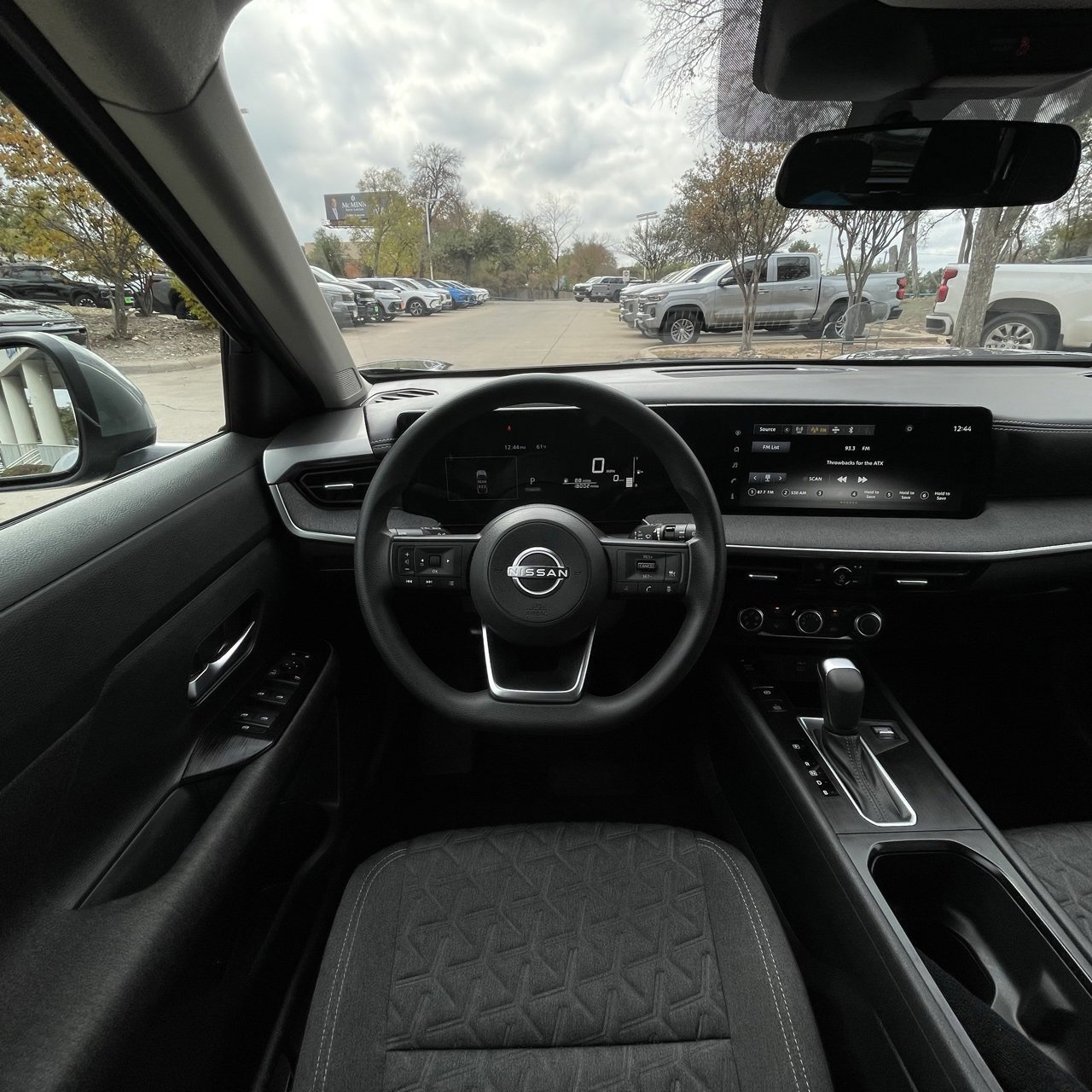 Used 2025 Nissan Kicks SV image 11