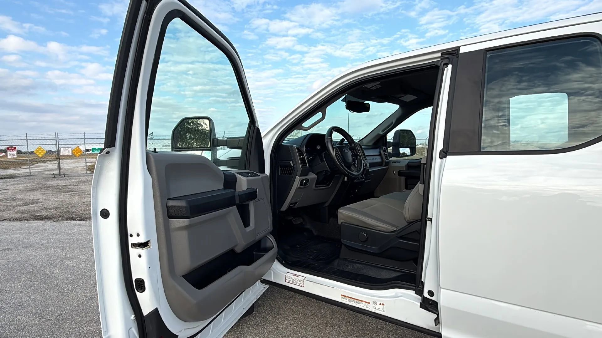 Used 2017 Ford F450 XL w/ Power Equipment Group image 12