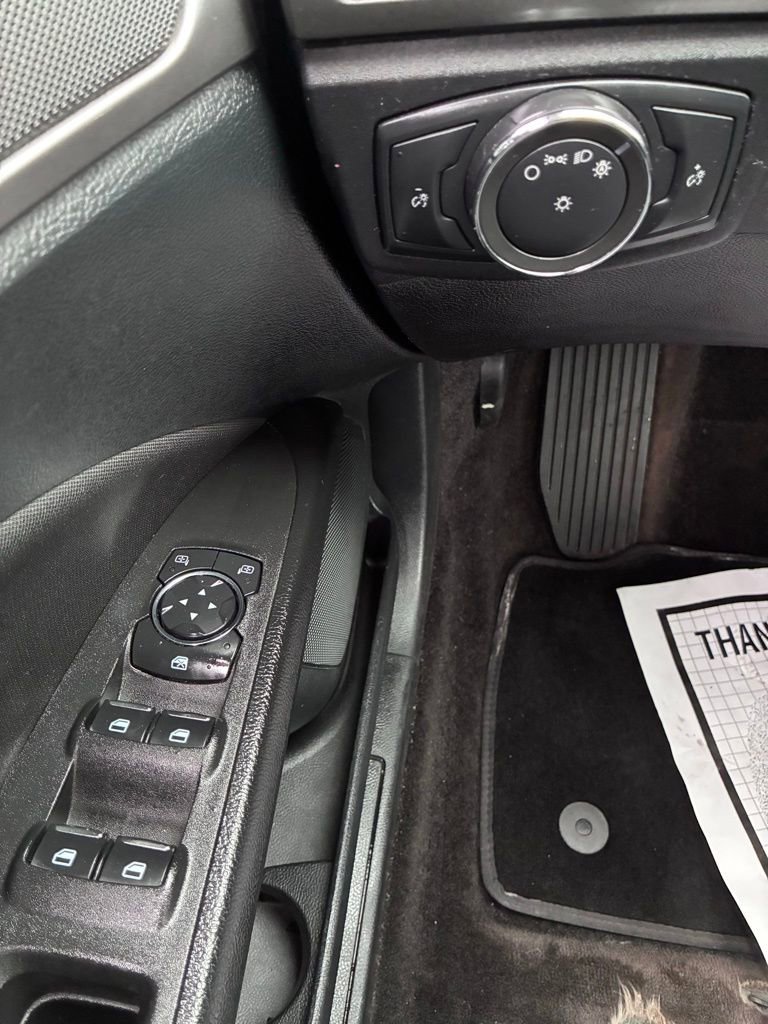 Used 2018 Ford Fusion SE w/ Fusion SE Technology Package FWD image 24