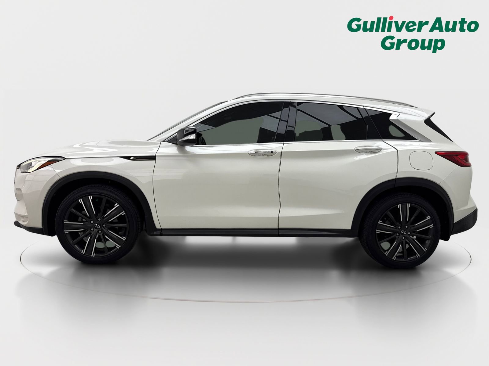Used 2021 INFINITI QX50 Luxe w/ Appearance Package FWD image 3