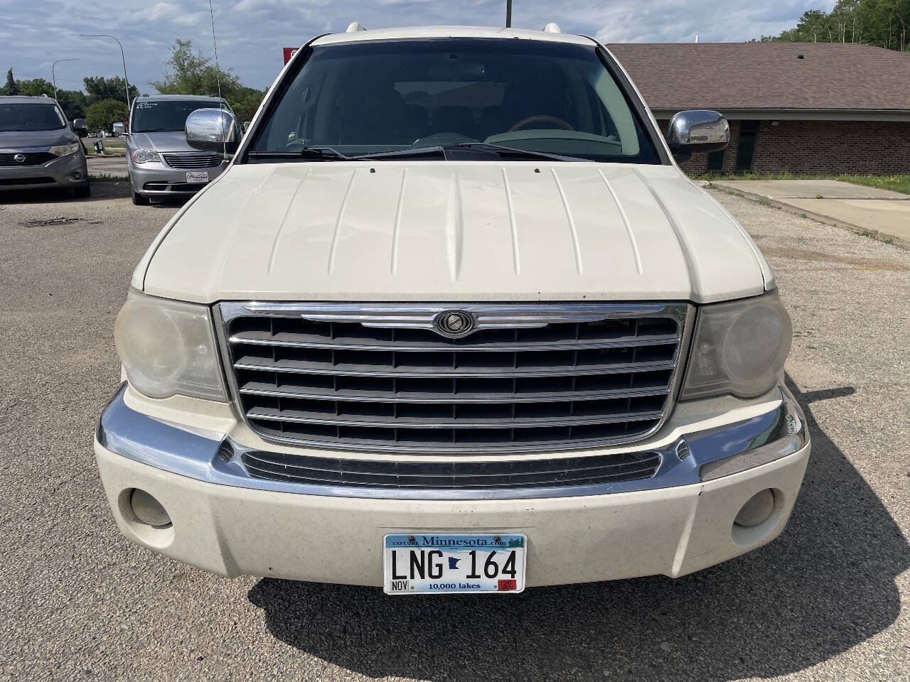 Used 2008 Chrysler Aspen Limited AWD/4WD image 4