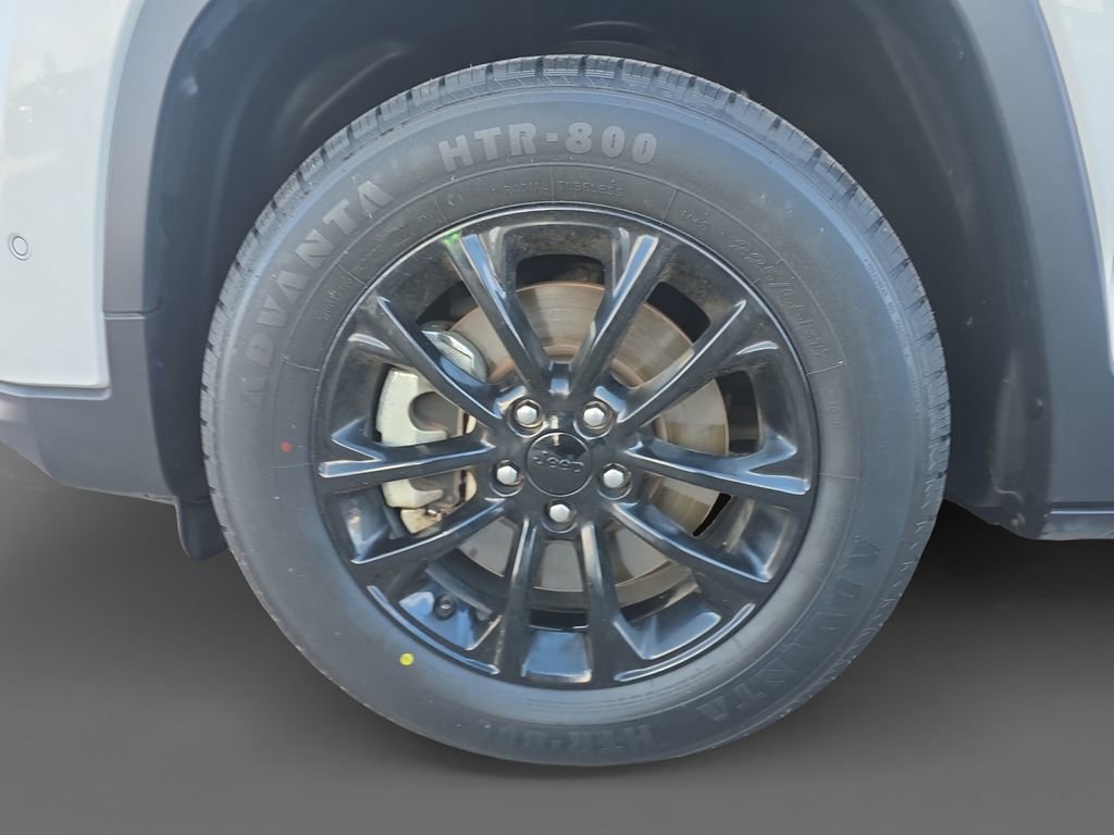 Used 2023 Jeep Cherokee Altitude Lux image 14