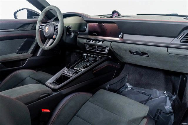 Used 2025 Porsche 911 Carrera GTS image 47