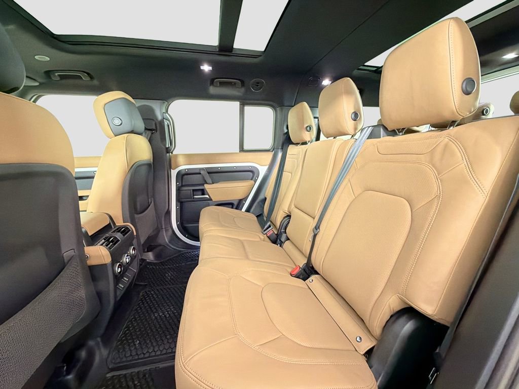 New 2026 Land Rover Defender 130 X-Dynamic SE AWD/4WD image 26