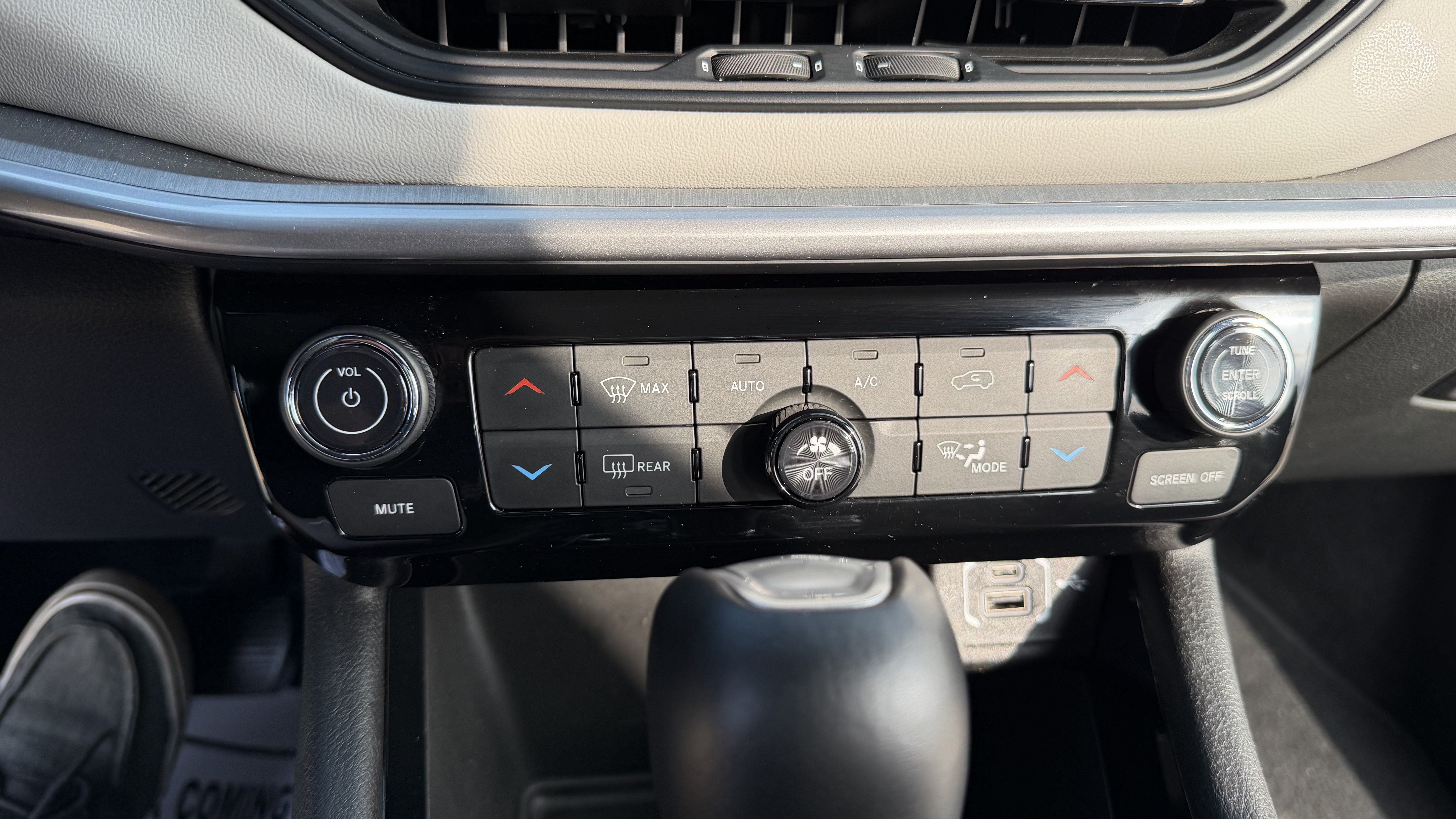 Used 2025 Jeep Compass Limited AWD/4WD image 20