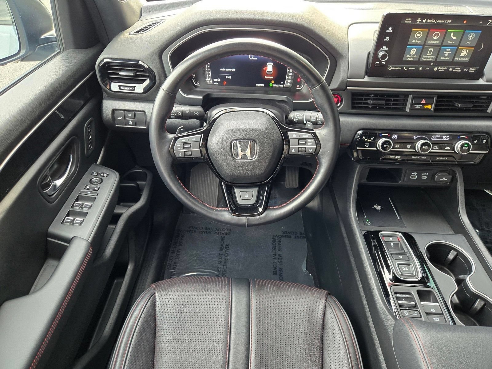 Used 2025 Honda Pilot Black Edition image 14