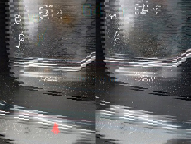 Used 2024 GMC Yukon SLT w/ SLT Luxury Package image 13