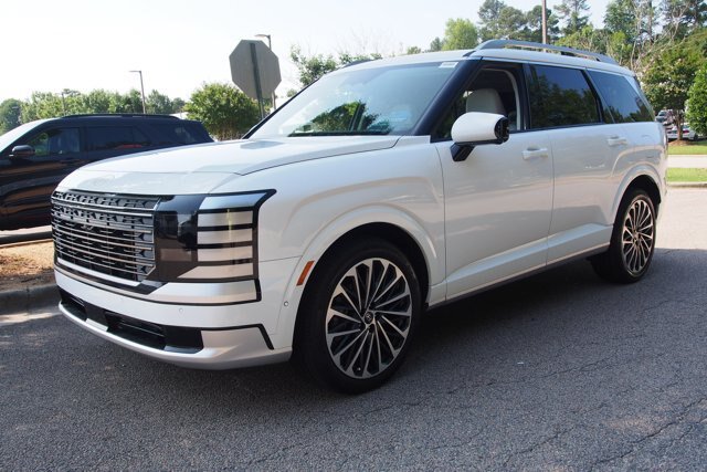 Used 2026 Hyundai Palisade Calligraphy AWD/4WD image 3
