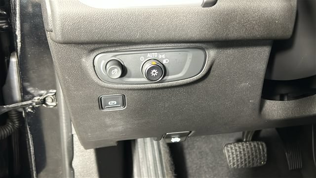 Used 2020 GMC Terrain SLE w/ Elevation Edition FWD image 19