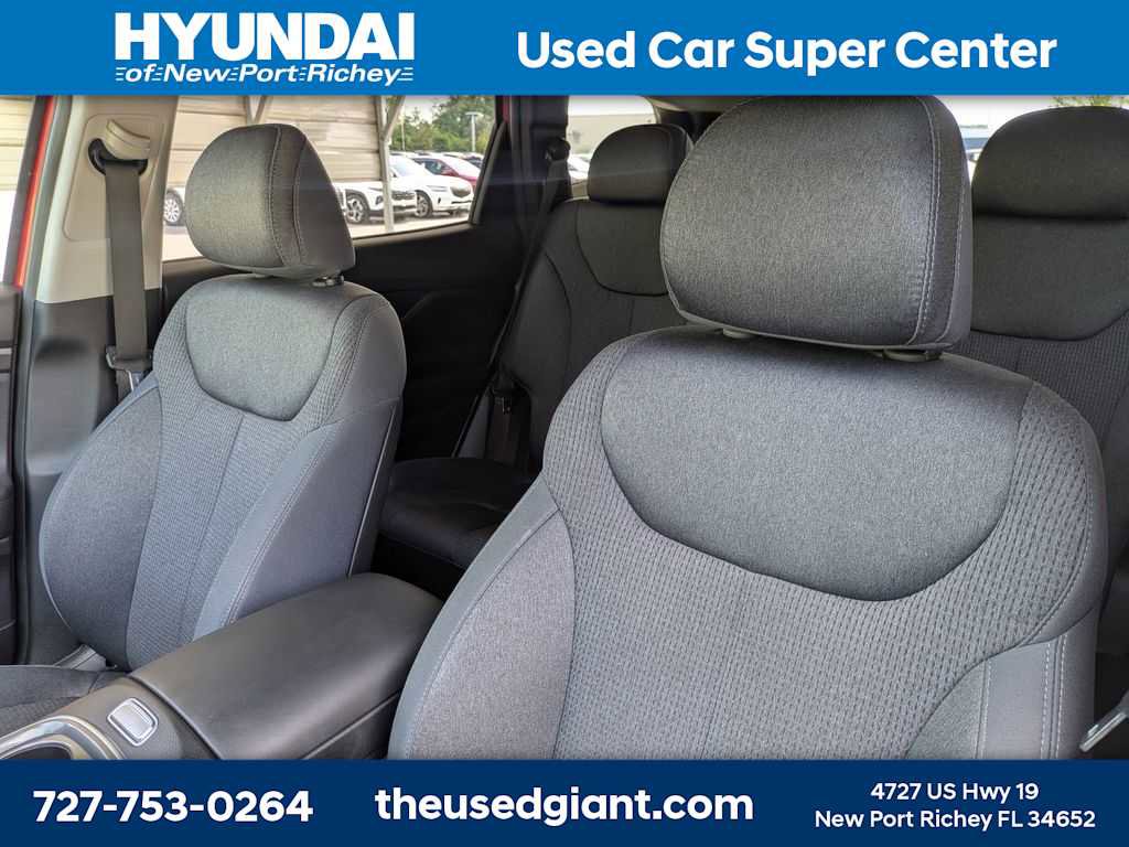 Used 2023 Hyundai Santa Fe SEL AWD/4WD image 7