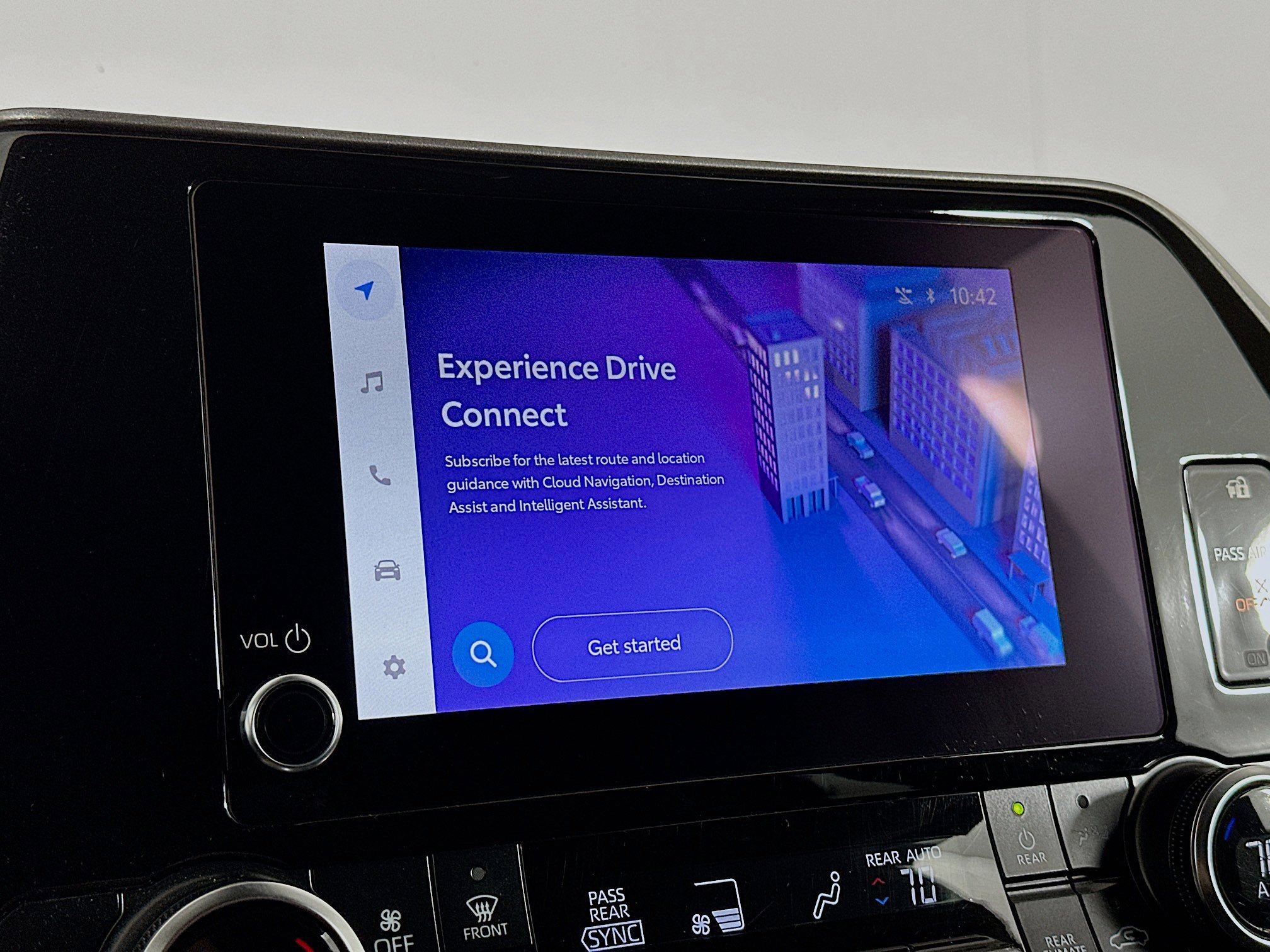 Used 2025 Toyota Highlander LE FWD image 22