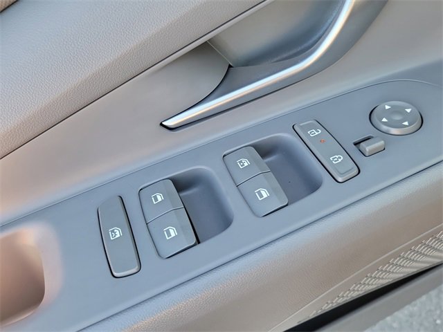 Used 2024 Hyundai Elantra SEL w/ Convenience Package image 15