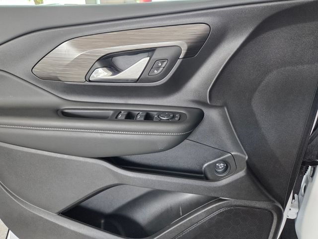 Used 2024 GMC Terrain SLE w/ Driver Convenience Package FWD image 21