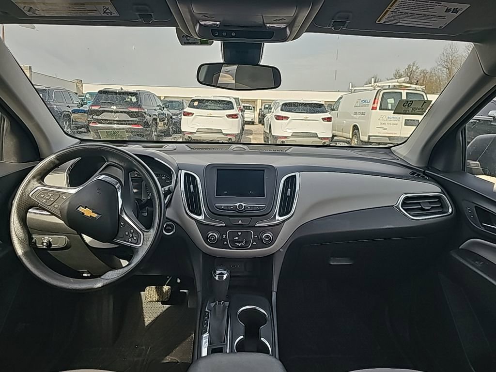 Used 2020 Chevrolet Equinox LS w/ LS Convenience Package image 4