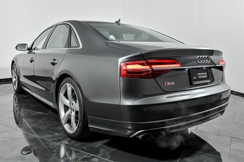 Used 2016 Audi S8 AWD/4WD image 7