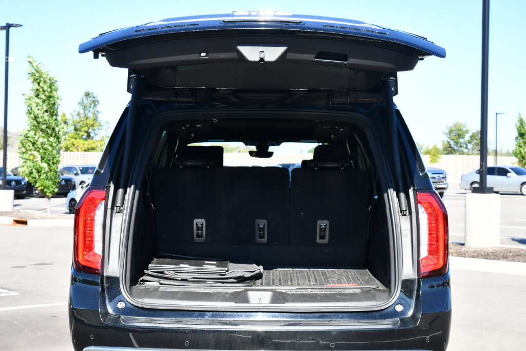 Used 2021 GMC Yukon XL Denali w/ Denali Ultimate Package AWD/4WD image 37