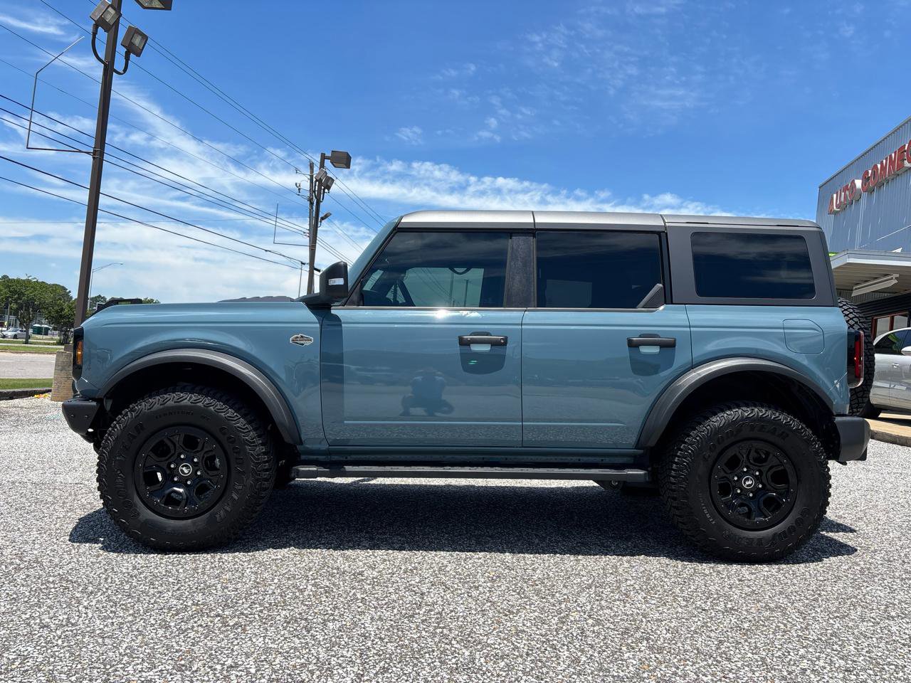 Used 2023 Ford Bronco Wildtrak AWD/4WD image 2