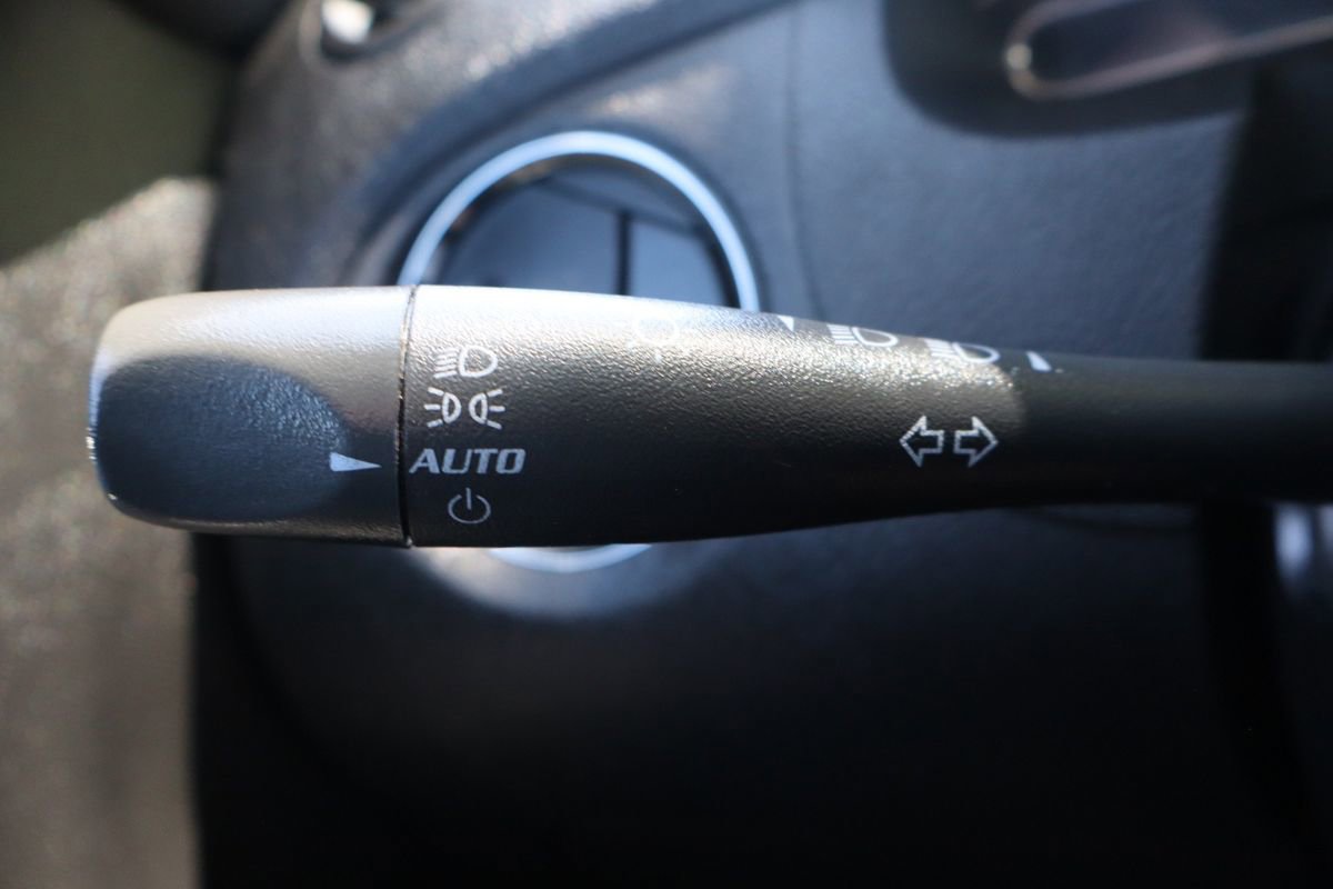 Used 2011 Chevrolet HHR LS image 29