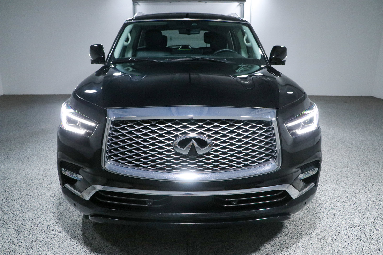 Used 2023 INFINITI QX80 Luxe w/ Cargo Package RWD image 4