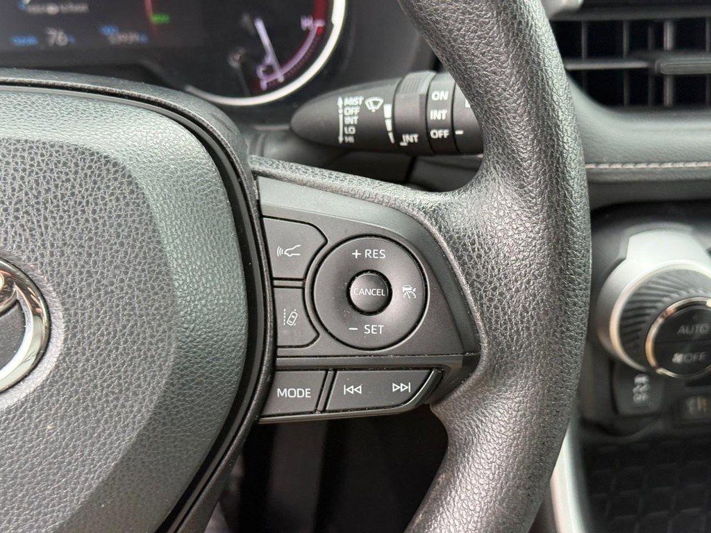 Certified 2024 Toyota RAV4 XLE FWD image 25