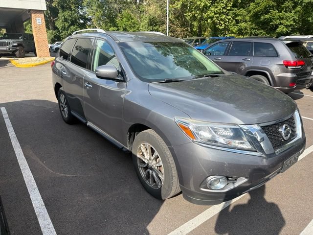 Used 2016 Nissan Pathfinder SV AWD/4WD image 3